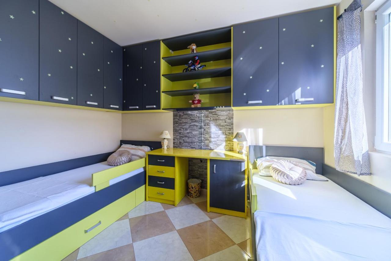 Apartamento Alen & Deni Sutivan Exterior foto
