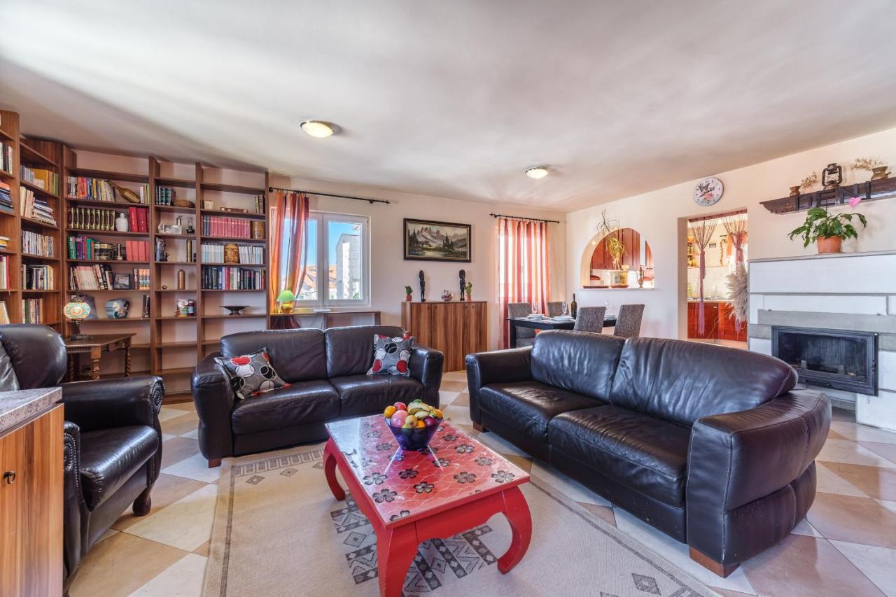 Apartamento Alen & Deni Sutivan Exterior foto